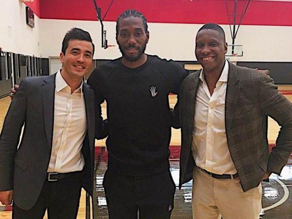 Top时刻 ｜ 26日十佳球：华子绝平 詹皇折叠拉杆 文班血帽（26日十佳高光：华子压哨扳平，詹皇折叠拉杆，文班血帽封盖）