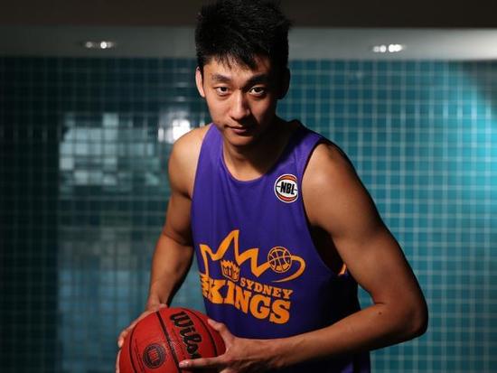 哀悼，切尔西功勋后卫马文-欣顿去世，享年85岁（切尔西名宿后卫马文-欣顿离世，享年85岁）