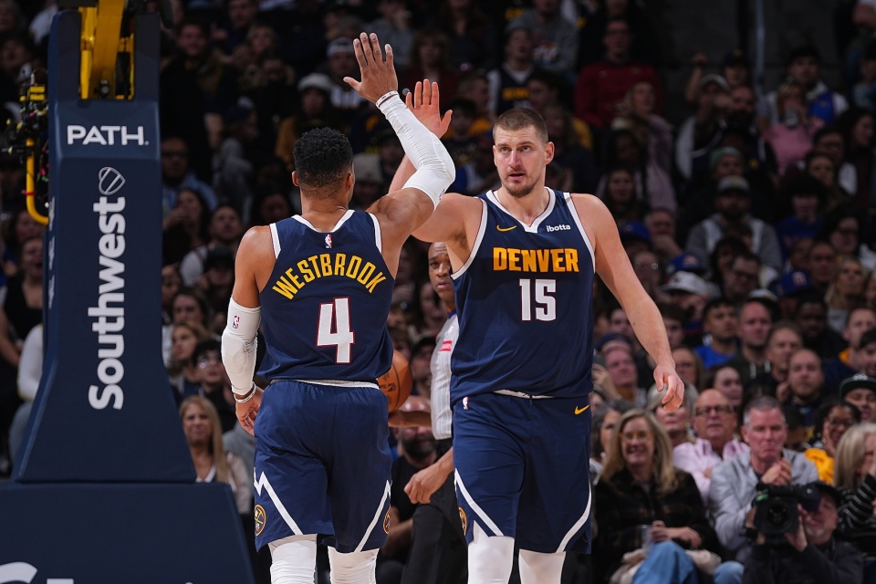 深入剖析湖人替补阵容表现不佳的原因（透视湖人替补低迷背后的因素）