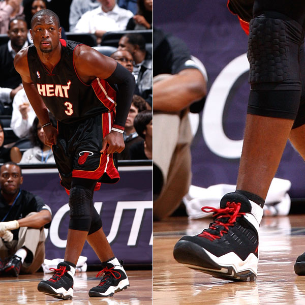 米奇·约翰逊：球队建队根基由文班而起 但他不想做孤胆英雄（米奇·约翰逊：球队以文班为基石，但他不愿做单枪匹马的英雄）