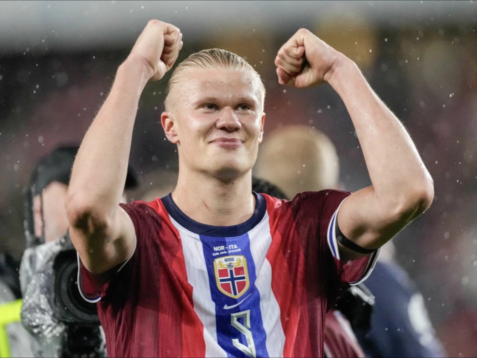 复出状态不错！库里首节6中4拿到10分（库里复出手感火热：首节6投4中拿下10分）