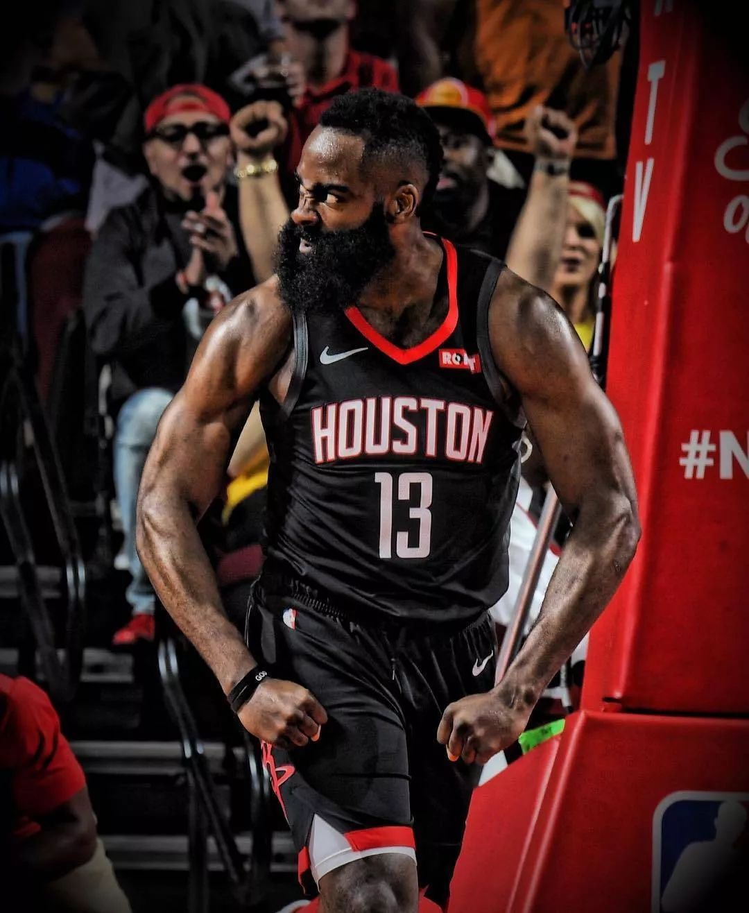 泰州队苏超夺冠，澎湃：泰州多景区向全球游客免票（泰州队夺得苏超冠军，澎湃称泰州多景区对全球游客免门票）