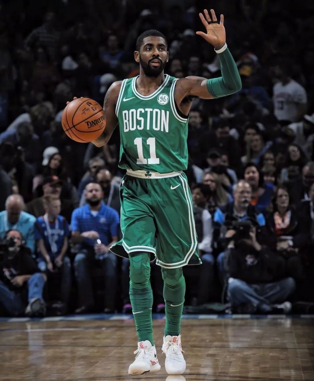 篮球勇士老将续约一年，球迷大呼：值得（勇士老将再续一年合同，球迷齐声叫好：值了）