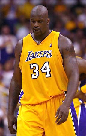 重磅！皇马遭遇重创！阿诺德伤缺两月将错过15场比赛，欧冠生死战告急（突发：皇马重大打击！阿诺德伤停两个月恐缺席15场，欧冠生死战拉响警报）