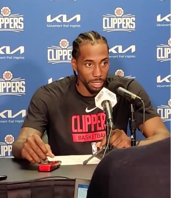 英超战报：梅里诺传射，萨卡建功，阿森纳2-0布伦特福德（英超：梅里诺传射+萨卡破门，阿森纳2-0力克布伦特福德）