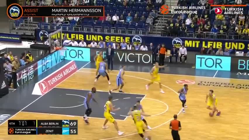 葡萄牙U17夺冠，奎罗斯社媒发贺电：我无比自豪（葡萄牙U17加冕冠军，奎罗斯发文庆贺：无比骄傲）