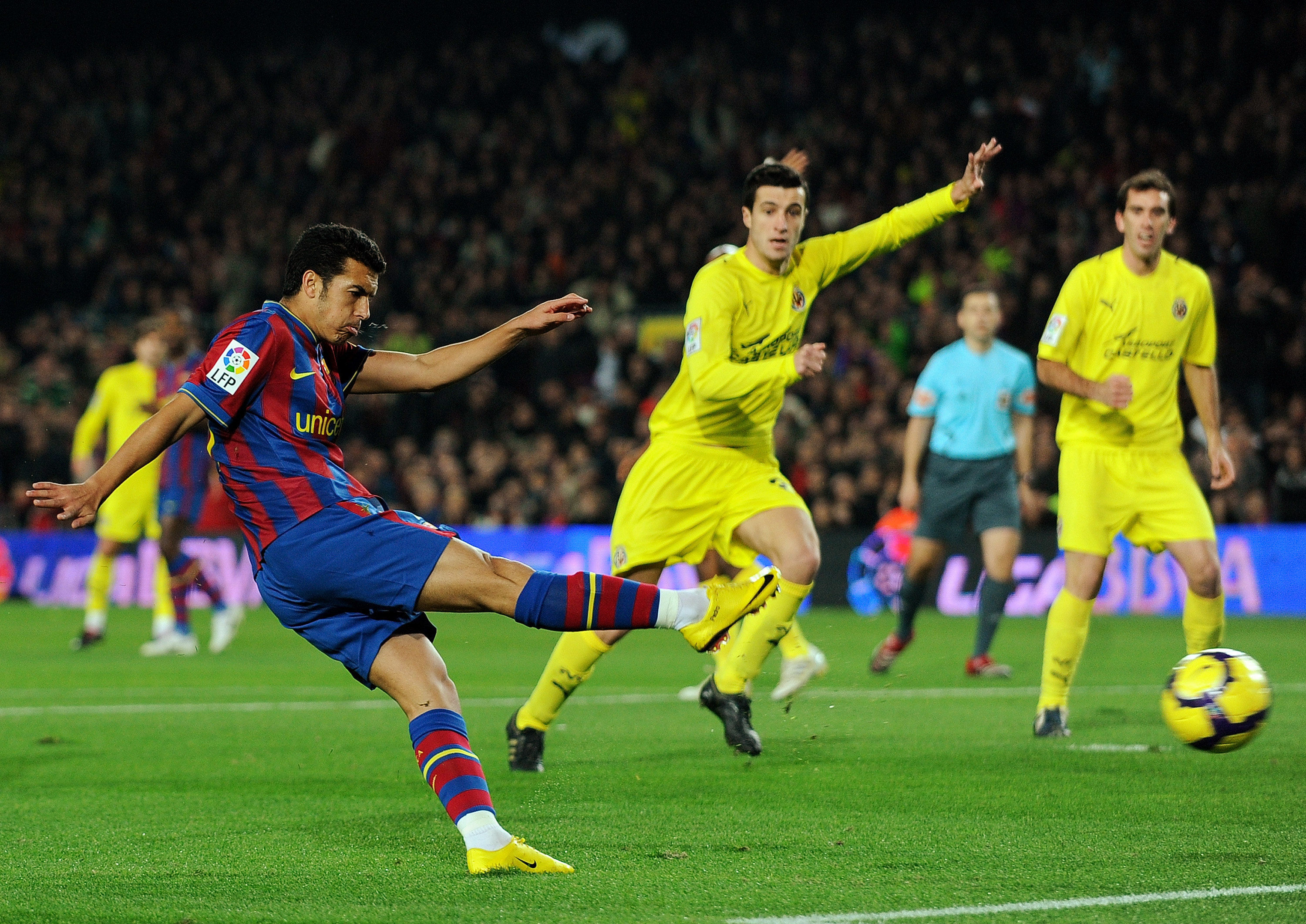 冲击首胜！黄潜vs哥本哈根首发：莫里罗领衔全主力出战（剑指首胜！黄潜战哥本哈根首发出炉：莫里罗率全主力登场）