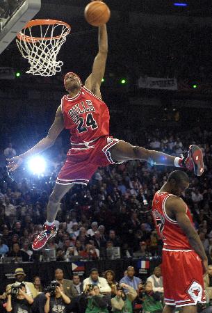 孔蒂：德佬说这是真正领袖带领下的胜利？总感觉是在说他自己（孔蒂回怼德佬：所谓“真正领袖”的胜利，听着像在夸自己）