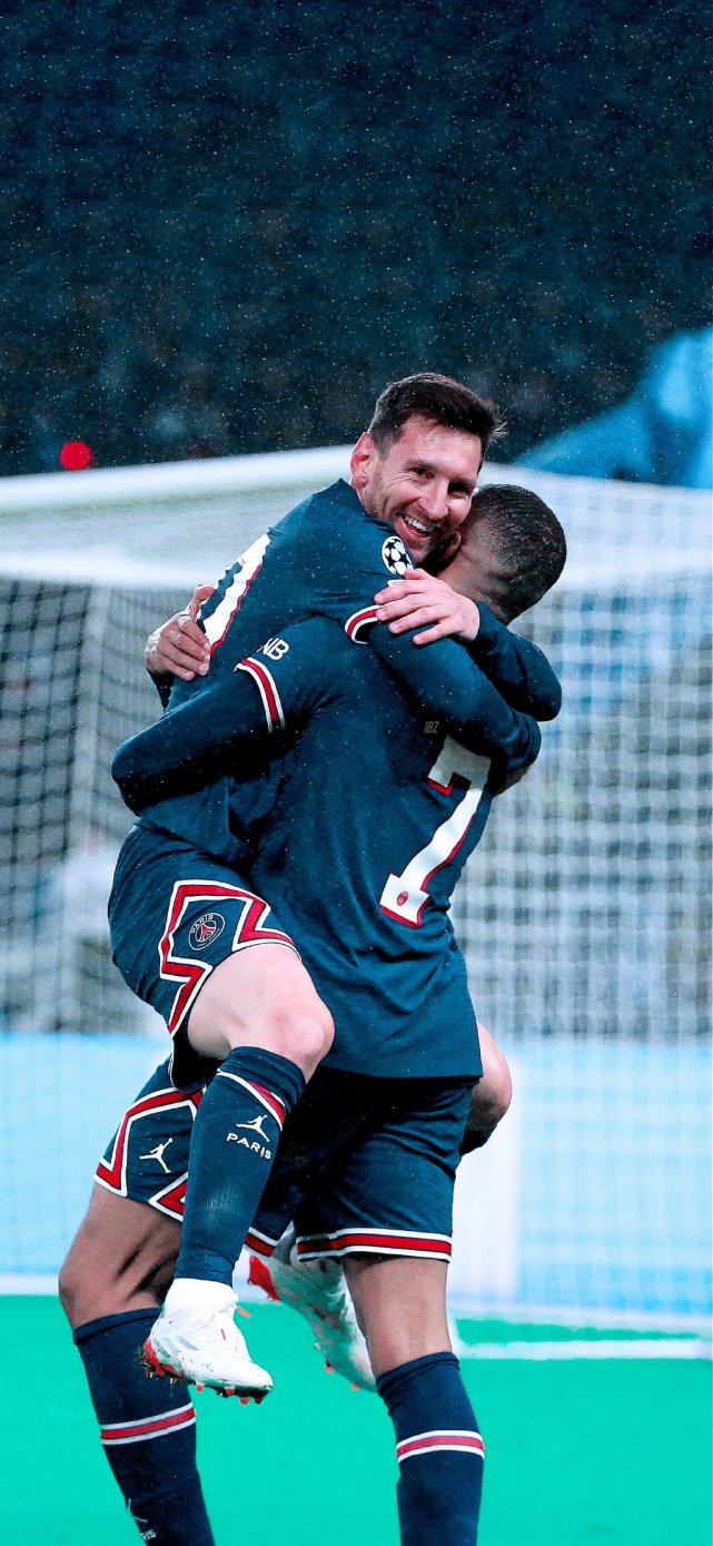 亚精英赛战报：路易斯中柱、荒木隼人制胜球，广岛1-0申花（亚精英赛：广岛1-0力克申花，路易斯中框，荒木隼人建功）