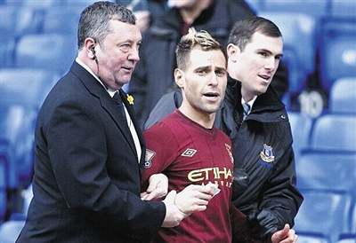 范戴克：我们做了该做的事，没想到能刷新出任队长次数的纪录（范戴克：只是尽本分，没想到担任队长次数能创纪录）