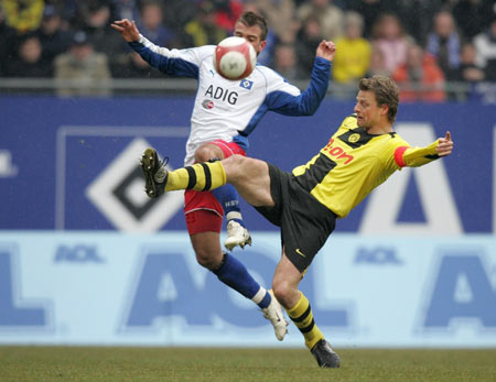 费尔明：巴萨没人因竞争位置产生矛盾，希望明年能拿欧冠和世界杯（费尔明：巴萨位置竞争不生矛盾，期望明年问鼎欧冠与世界杯）