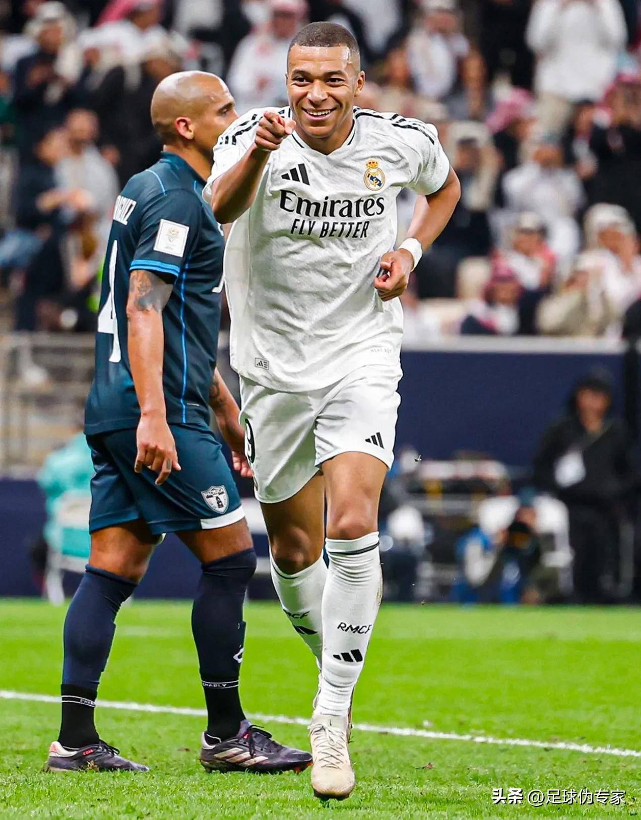 埃贝尔：戴维斯复出值得庆祝，格纳布里续约进展非常顺利（埃贝尔：戴维斯回归令人欣喜，格纳布里续约进展顺利）