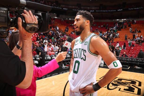 TA：阿莫林希望引进中场；曼联是否签门将取决于巴因迪尔未来（TA：阿莫林意在补强中场；曼联是否引进门将取决于巴因迪尔去留）