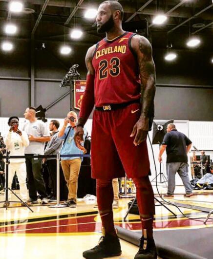 记者：邵佳一将现场观战西海岸vs亚泰，不会参与临场指挥工作（记者：邵佳一将现场观战西海岸对阵亚泰，不参与临场指挥）