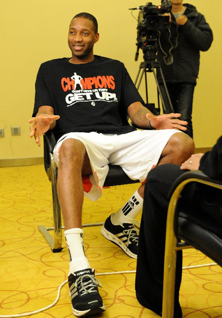 足球伤病预防指南（踢球不受伤：足球运动科学防护指南）