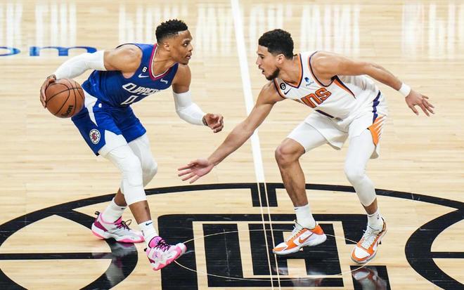 欧冠本周最佳阵容：马杜埃凯、孔德、格林伍德、卡尔在列（欧冠周最佳阵容出炉：马杜埃凯、孔德、格林伍德、卡尔入选）