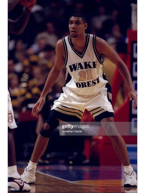 NBA战报：贝恩37分8板，魔术112-109险胜活塞（贝恩轰37分8板，魔术112-109险胜活塞）