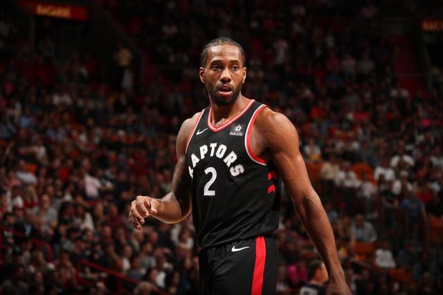 德罗赞半场表现：得分与正负值分析（德罗赞半场数据盘点：得分与正负值解读）